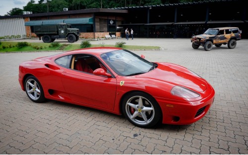 Passeio de Ferrari 360 Modena